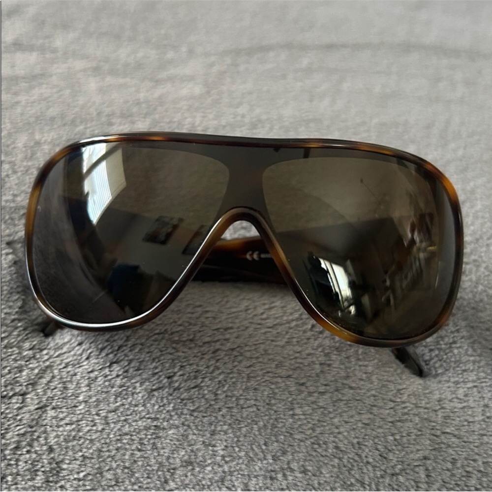Valentino Tortoise Shield Sunglasses with Dark Lenses and Red Case - Picture 2 of 8